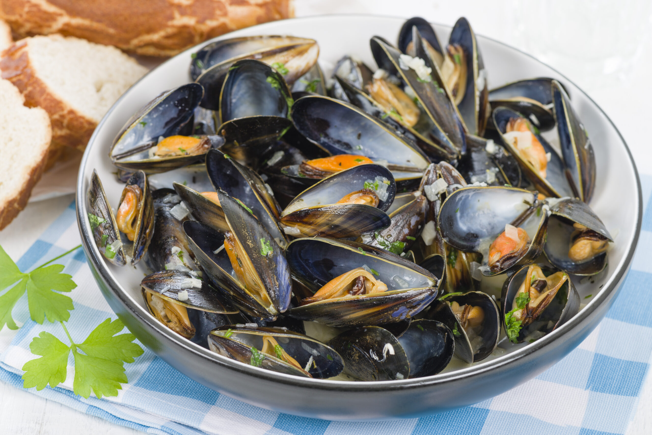 Moules marinières au vin blanc et persil